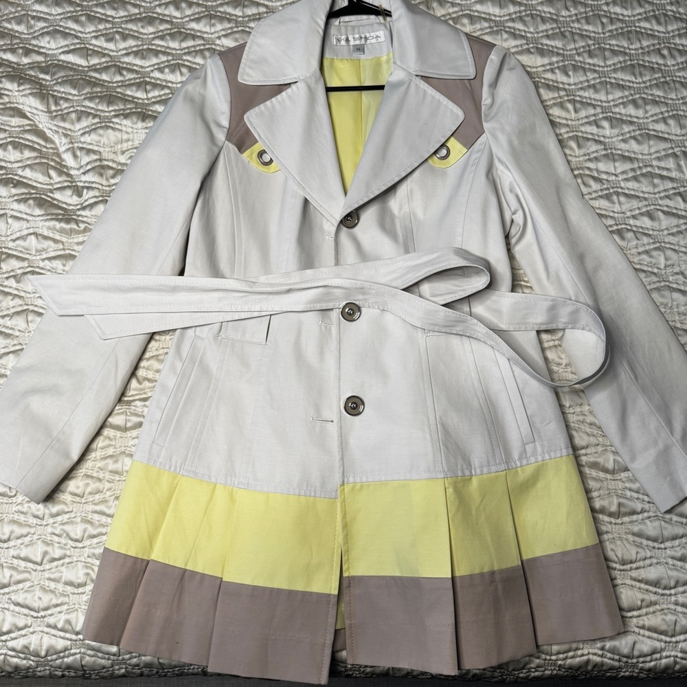 Via Spiga Women's Cream and Yellow Jacket